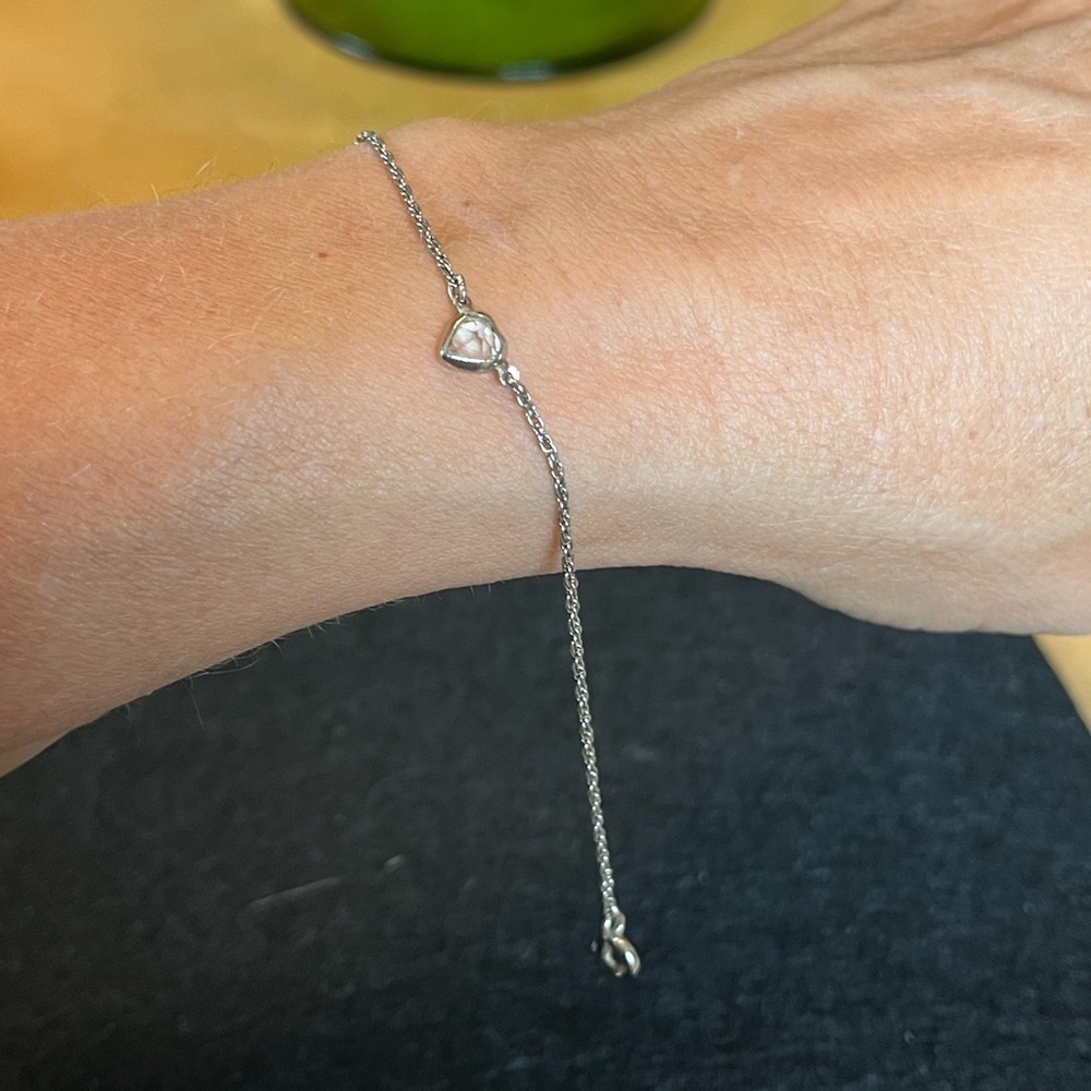 Avon Kids / Juniors Heart Bracelet Silver Tone - Picture 3 of 8